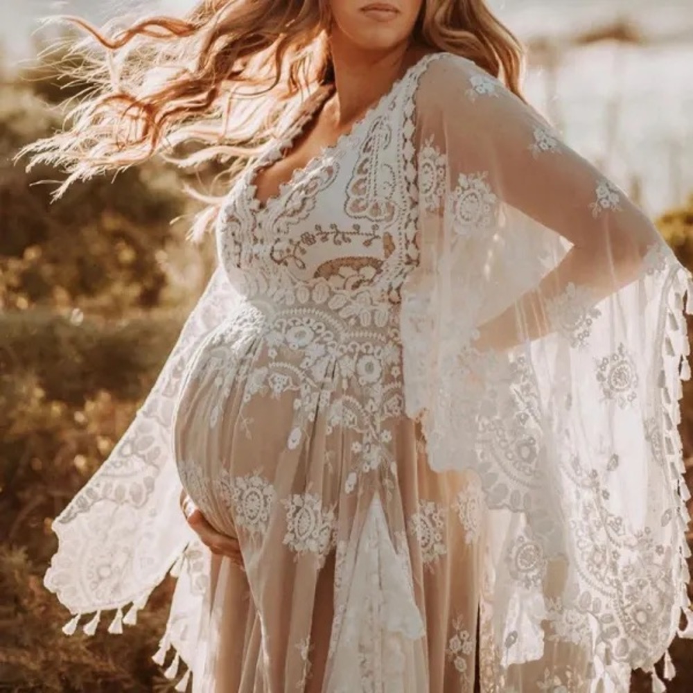 Off white lace v-neck maternity dress